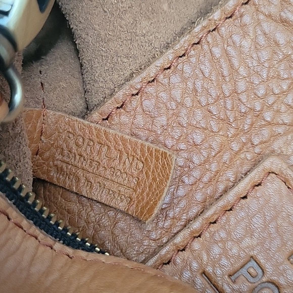 Portland Leather Cognac Shoulder Tote / Crossbody with Front Pocket - Picture 3 of 16